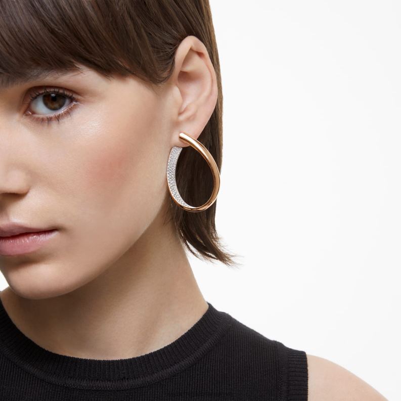 existujú kruhové náušnice biele, pozlátené ružovým zlatom B8ZNT909 Swarovski šperky