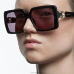slnečné okuliare oversized, štvorcový tvar, sk0351 01a, čierna B8ZNT1454 Swarovski príslušenstvo - Image 3